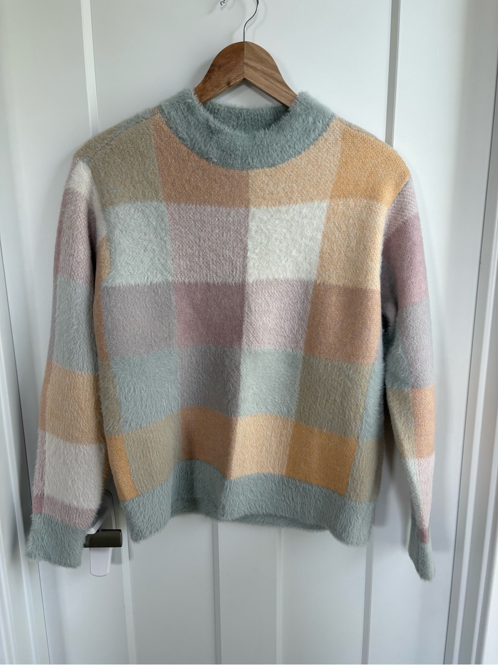 Ann Taylor Soft Pastel Cozy Sweater - size Small